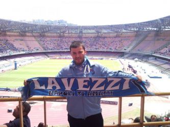 Stefan Meurant Piccolo, un napoletano che vive in Belgio,Morlanwelz, Hainaut, la foto in occasione di Napoli Atalanta (2010) Stefan Meurant Piccolo